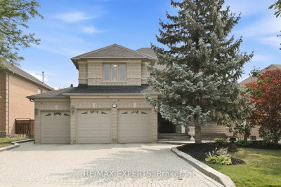 215 Velmar Drive • Vaughan, ON photo 3
