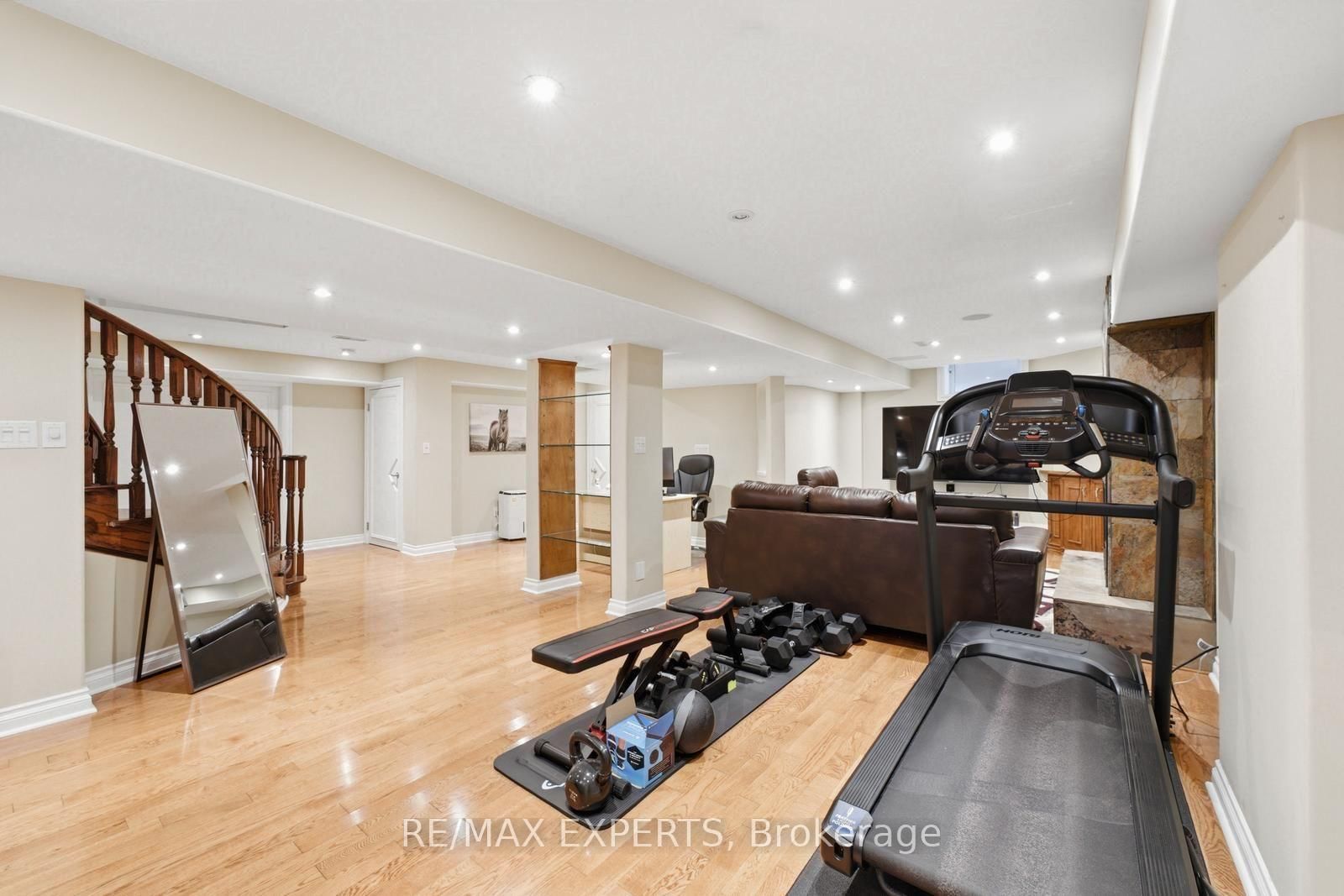 215 Velmar Drive • Vaughan, ON photo 31