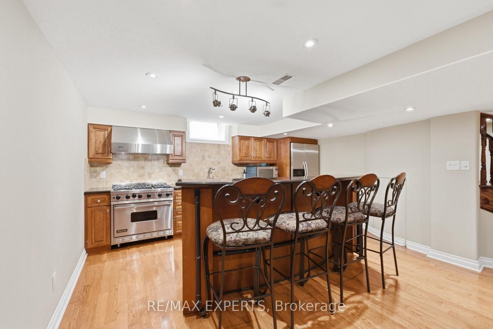 215 Velmar Drive • Vaughan, ON photo 34
