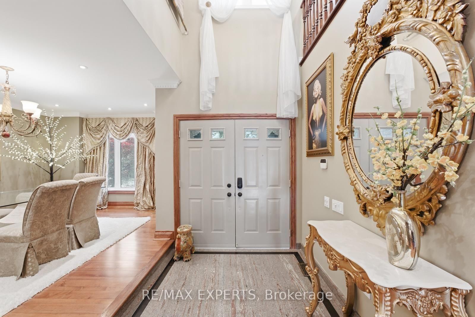 215 Velmar Drive • Vaughan, ON photo 5