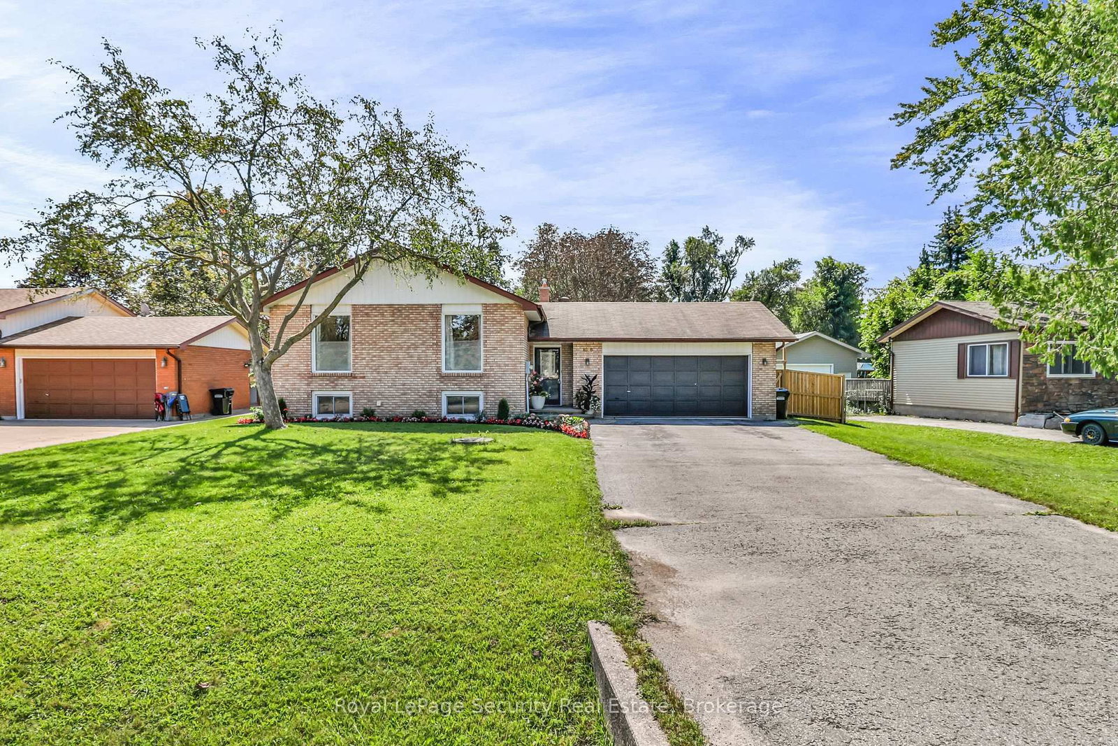 1045 Lebanon Drive • Innisfil, ON photo 1