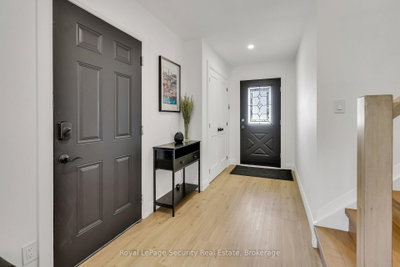 1045 Lebanon Drive • Innisfil, ON photo 5
