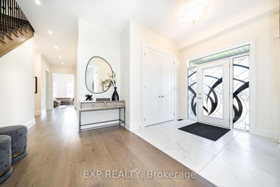 38 Bud Leggett Crescent • Georgina, ON photo 4