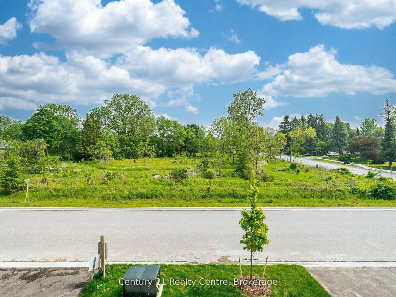 26 Hearn Street • Bradford West Gwillimbury, ON photo 3