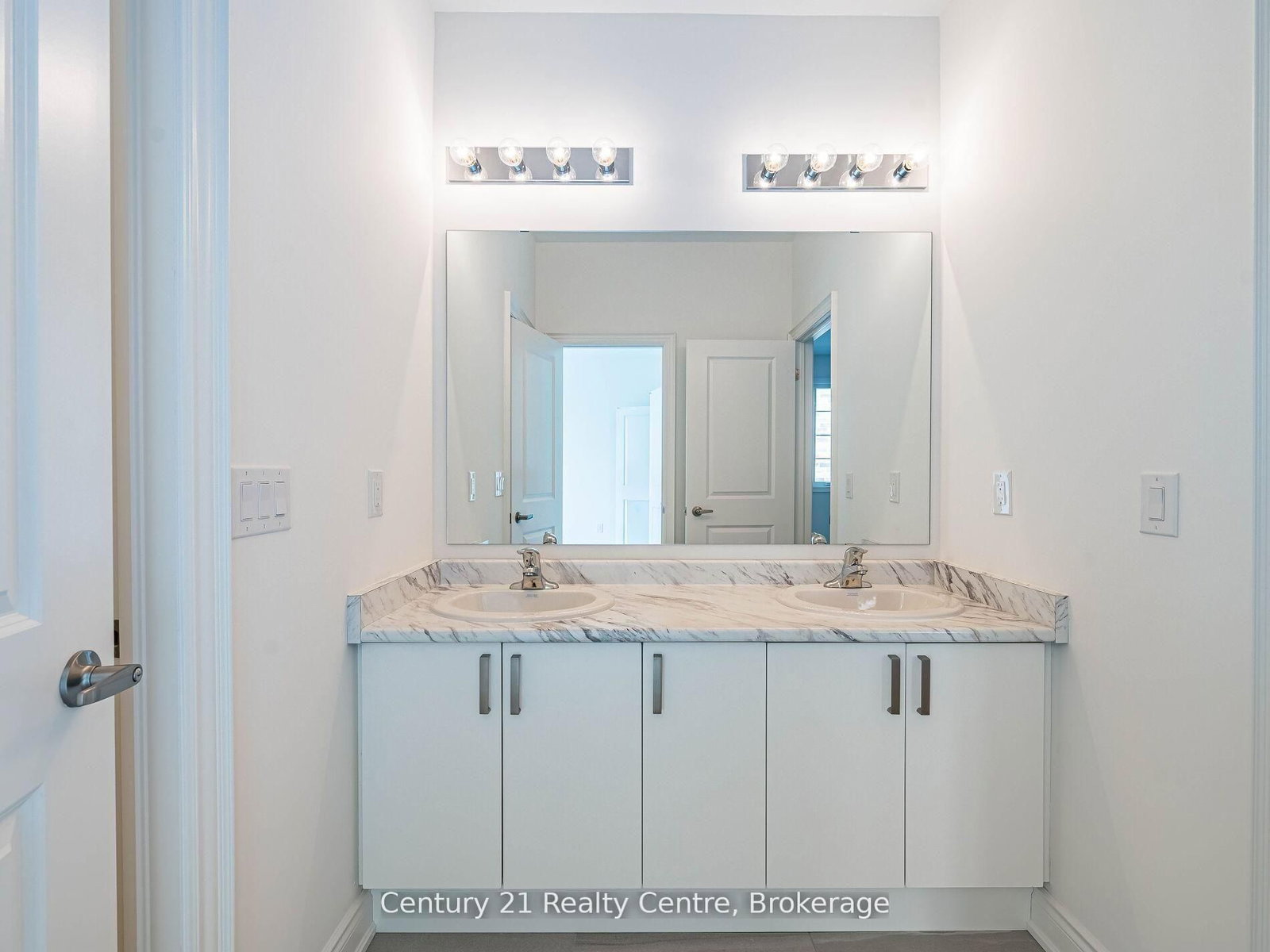 26 Hearn Street • Bradford West Gwillimbury, ON photo 38