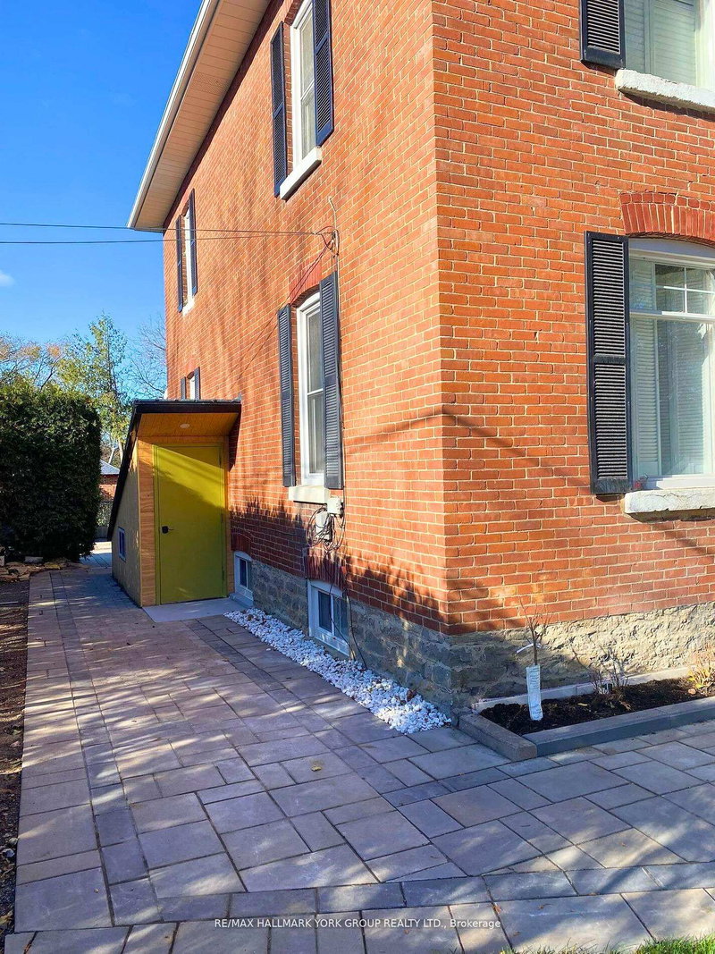 Lower - 420 Osborne Street
