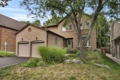 95 Gilbank Drive • Aurora, ON photo 2