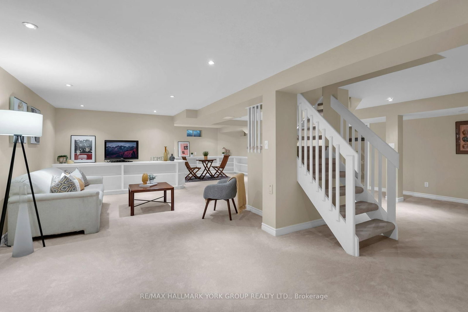 95 Gilbank Drive • Aurora, ON photo 33