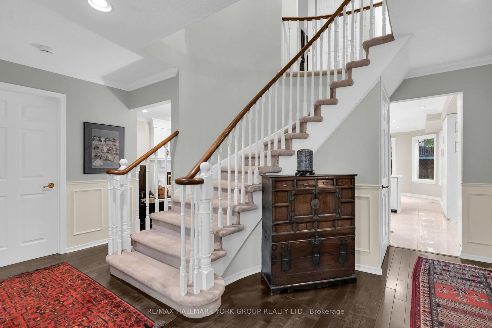95 Gilbank Drive • Aurora, ON photo 5