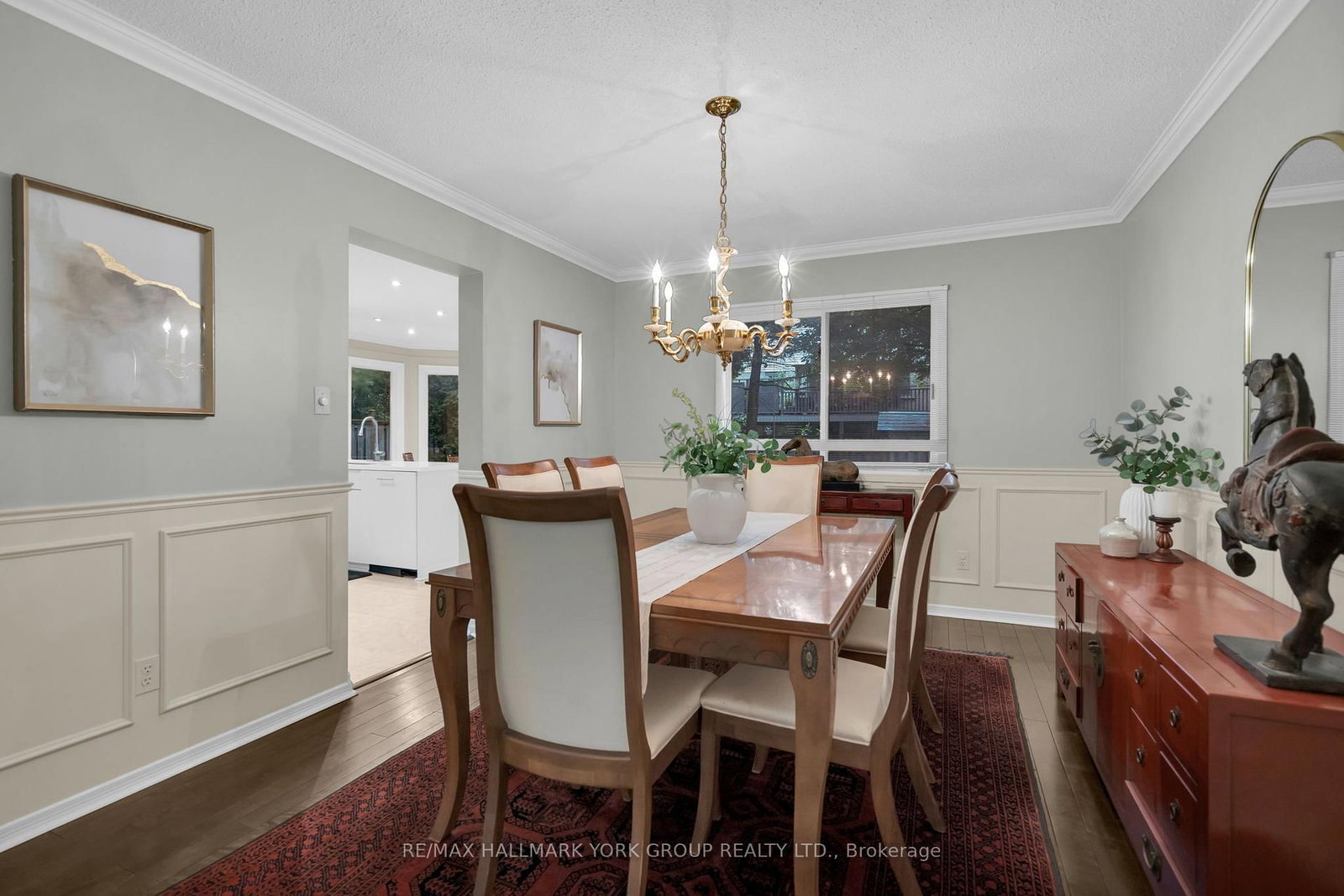 95 Gilbank Drive • Aurora, ON photo 9