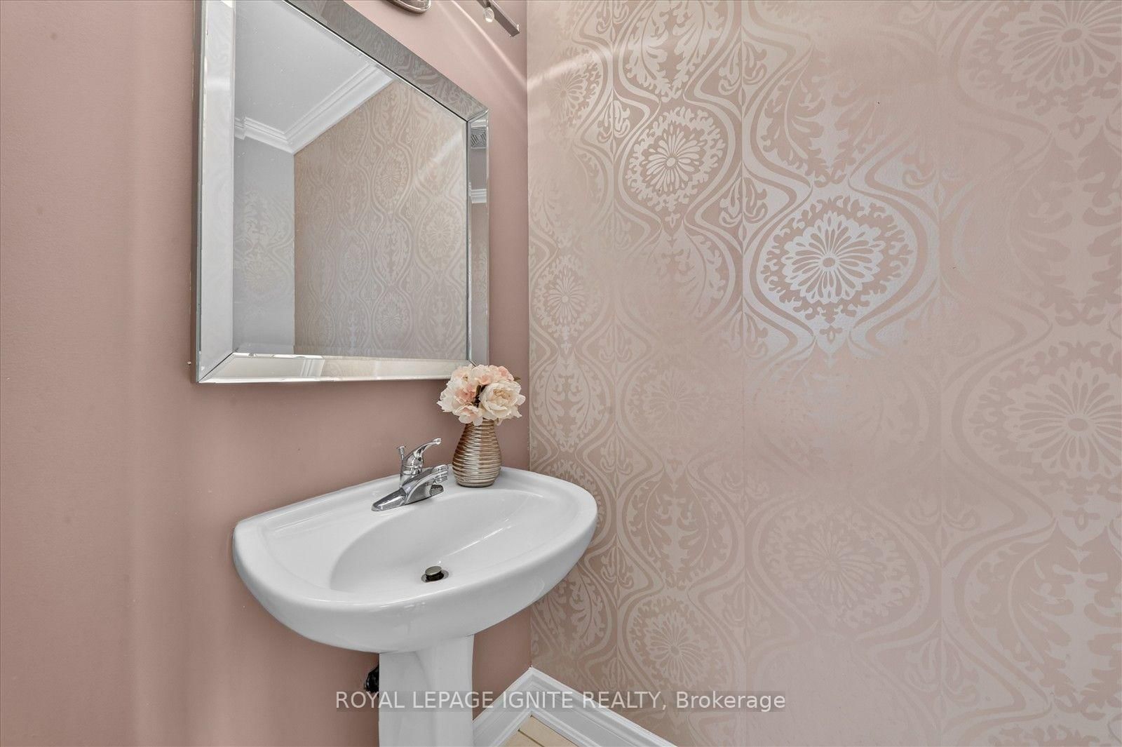 8032 Kipling Avenue • #9 • Vaughan, ON photo 12
