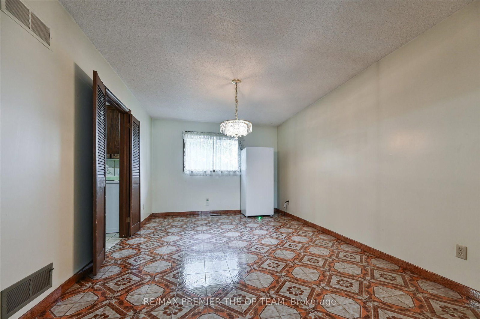 82 Highland Park Boulevard • Markham, ON photo 11