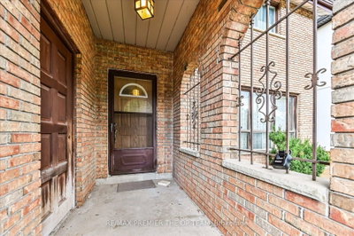 82 Highland Park Boulevard • Markham, ON photo 4