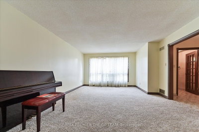 82 Highland Park Boulevard • Markham, ON photo 9