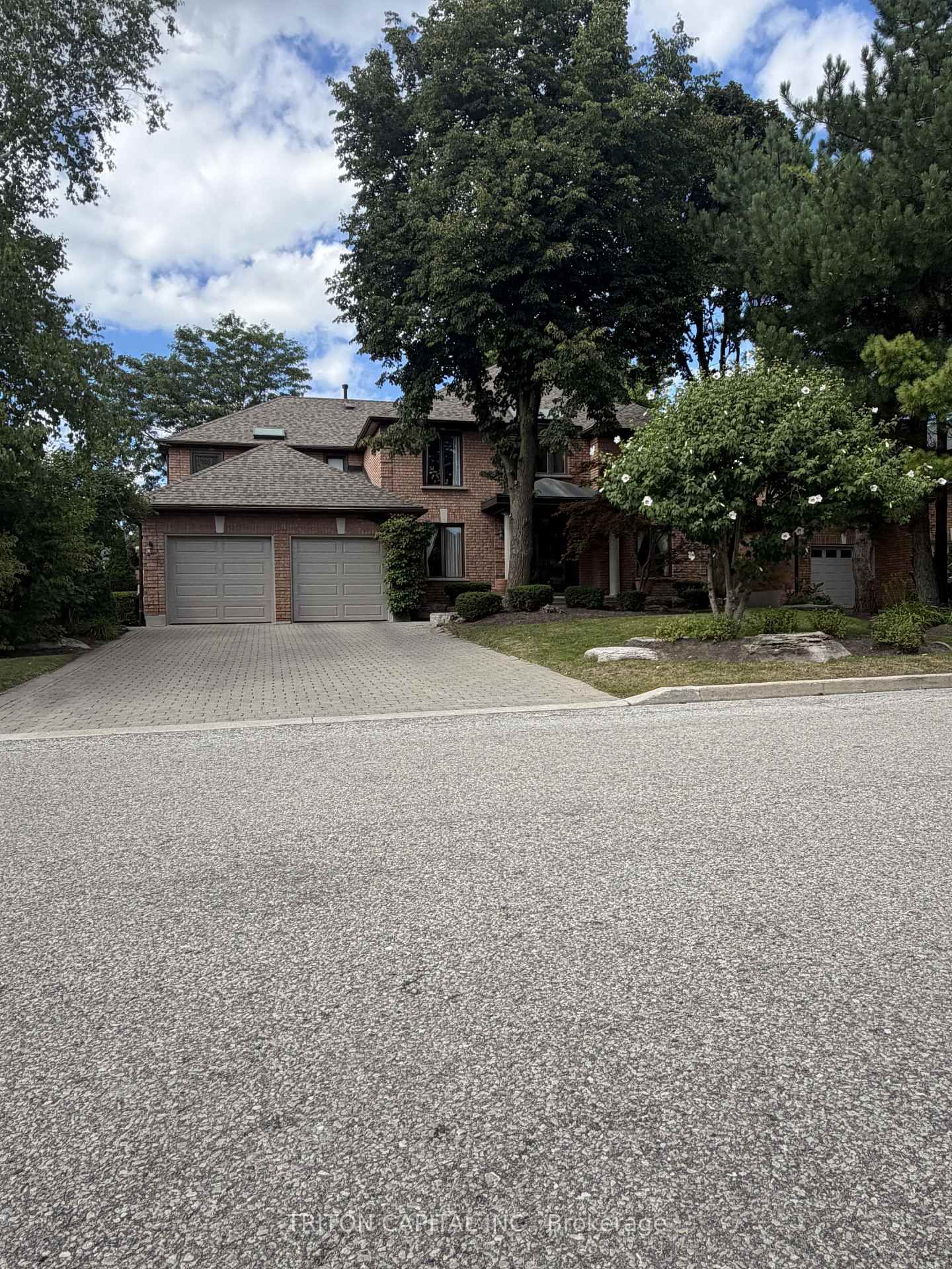 64 Dianawood Ridge • Vaughan, ON photo 2