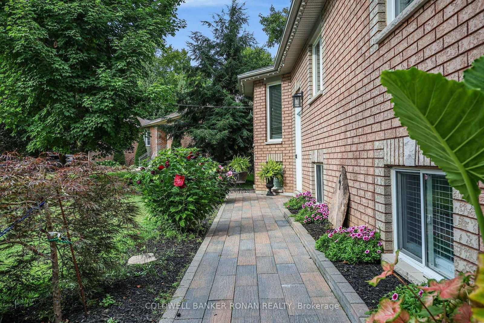 57 Pine Park Boulevard • Adjala-Tosorontio, ON photo 3