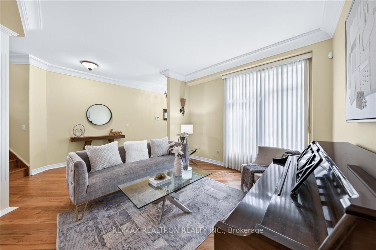 158 Nantucket Drive N • Richmond Hill, ON photo 7