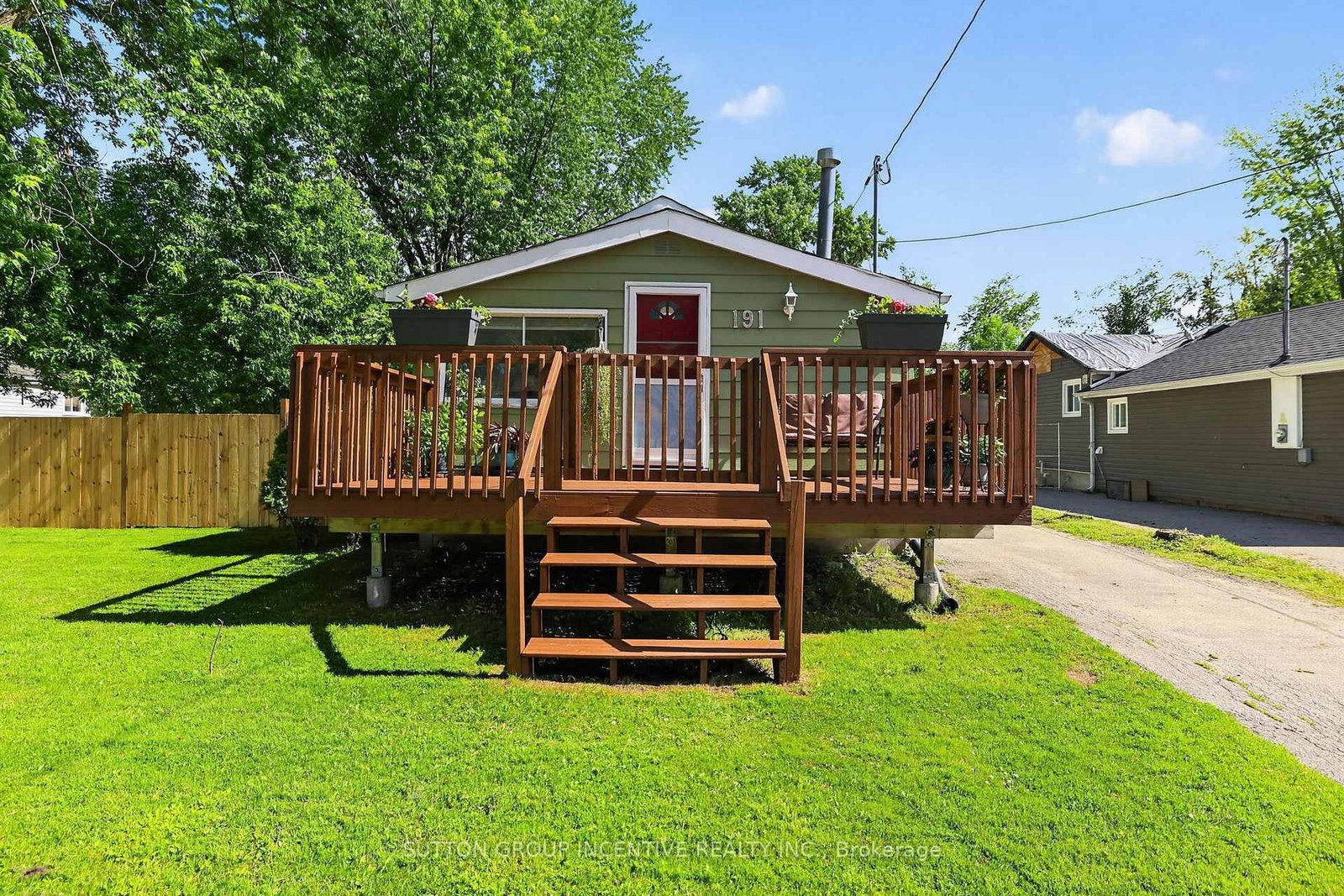 191 Ways Bay Drive • Georgina, ON photo 2