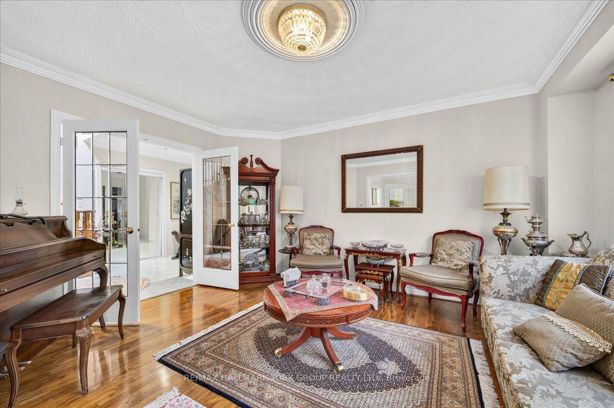 96 Townsgate Drive • Vaughan, ON photo 10