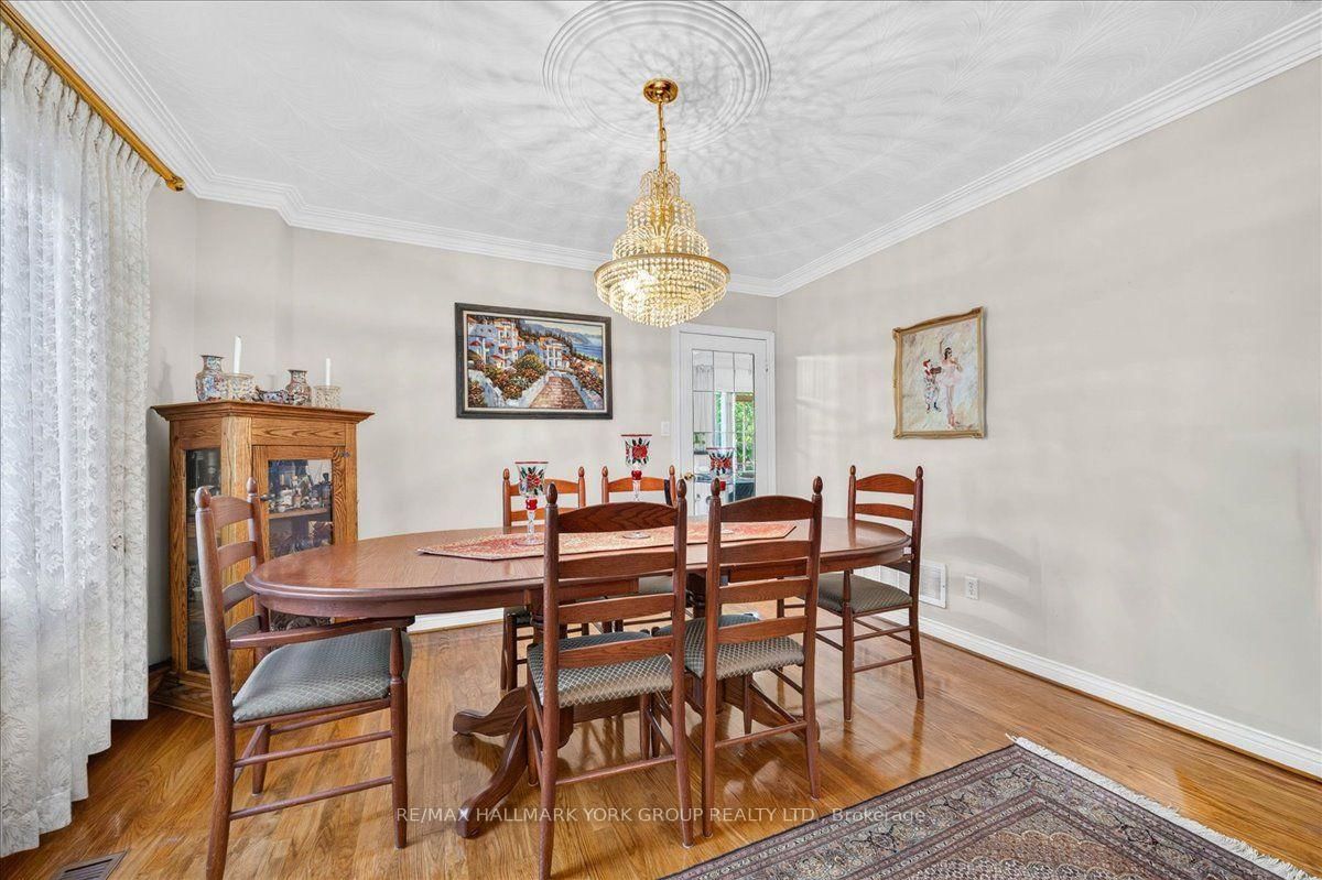 96 Townsgate Drive • Vaughan, ON photo 12