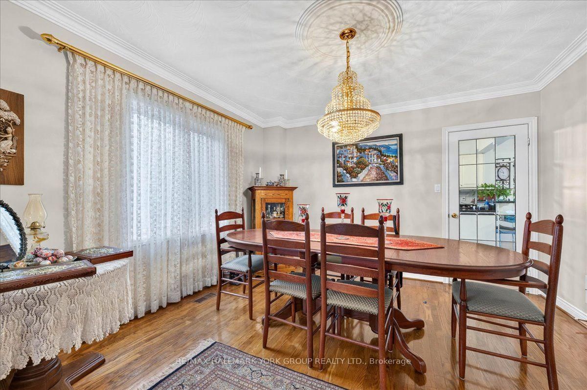 96 Townsgate Drive • Vaughan, ON photo 13