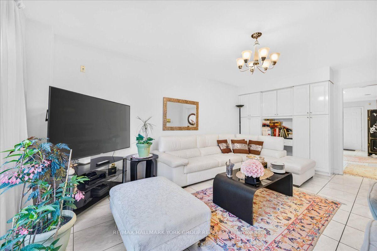 96 Townsgate Drive • Vaughan, ON photo 16