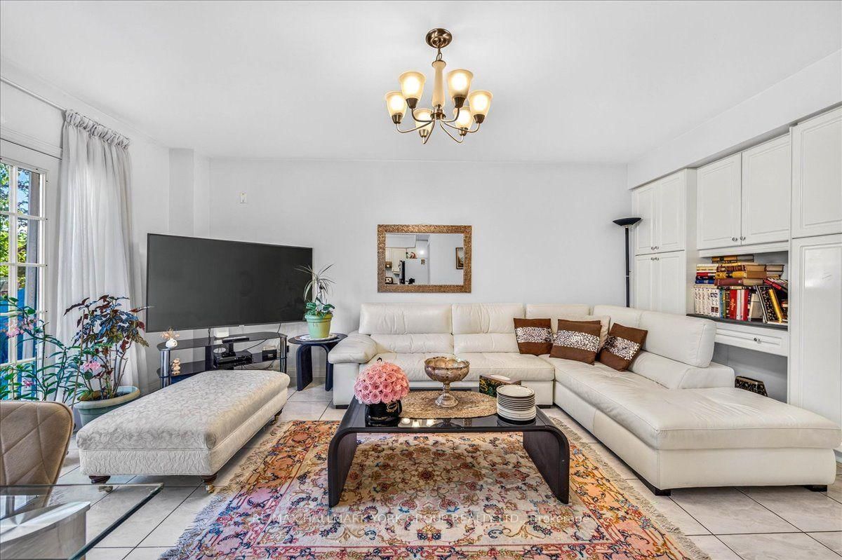 96 Townsgate Drive • Vaughan, ON photo 18