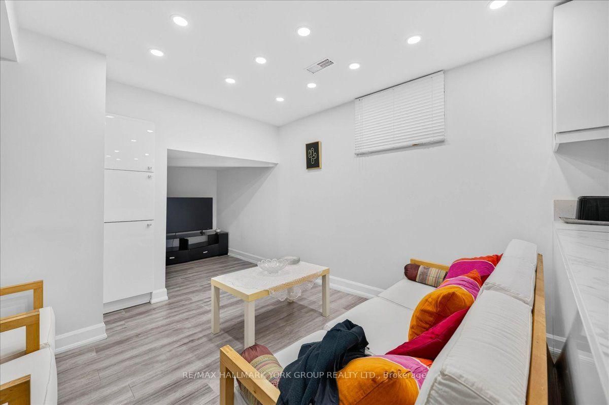 96 Townsgate Drive • Vaughan, ON photo 23
