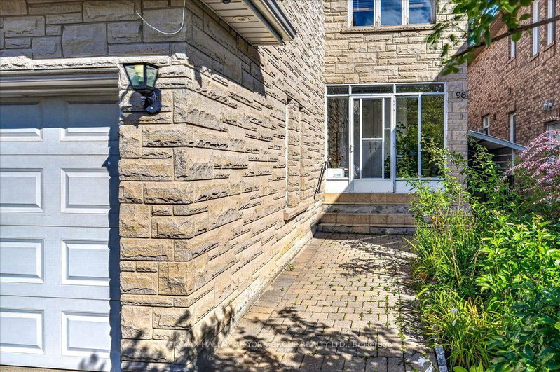 96 Townsgate Drive