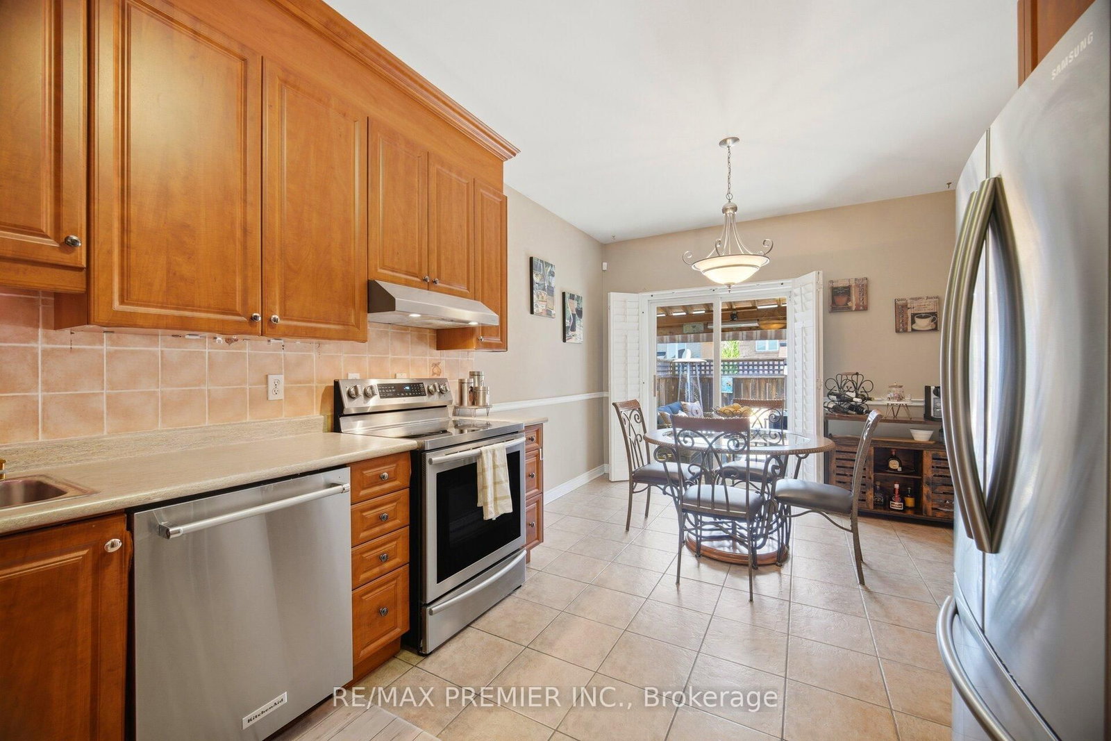 137 Blackthorn Drive • Vaughan, ON photo 11