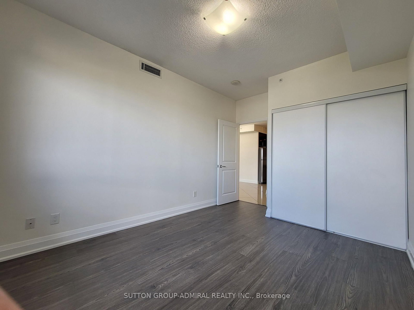 402-75 North Park Rd, Vaughan, view 15