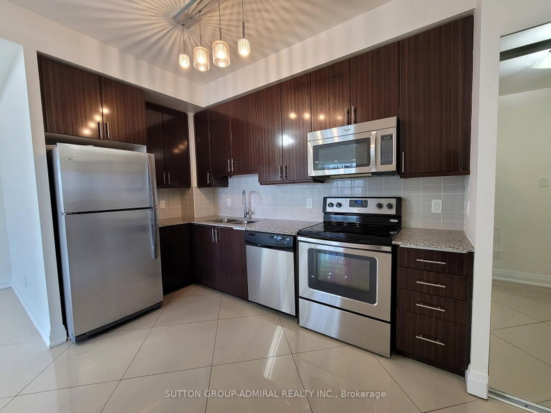 402 - 75 North Park Road