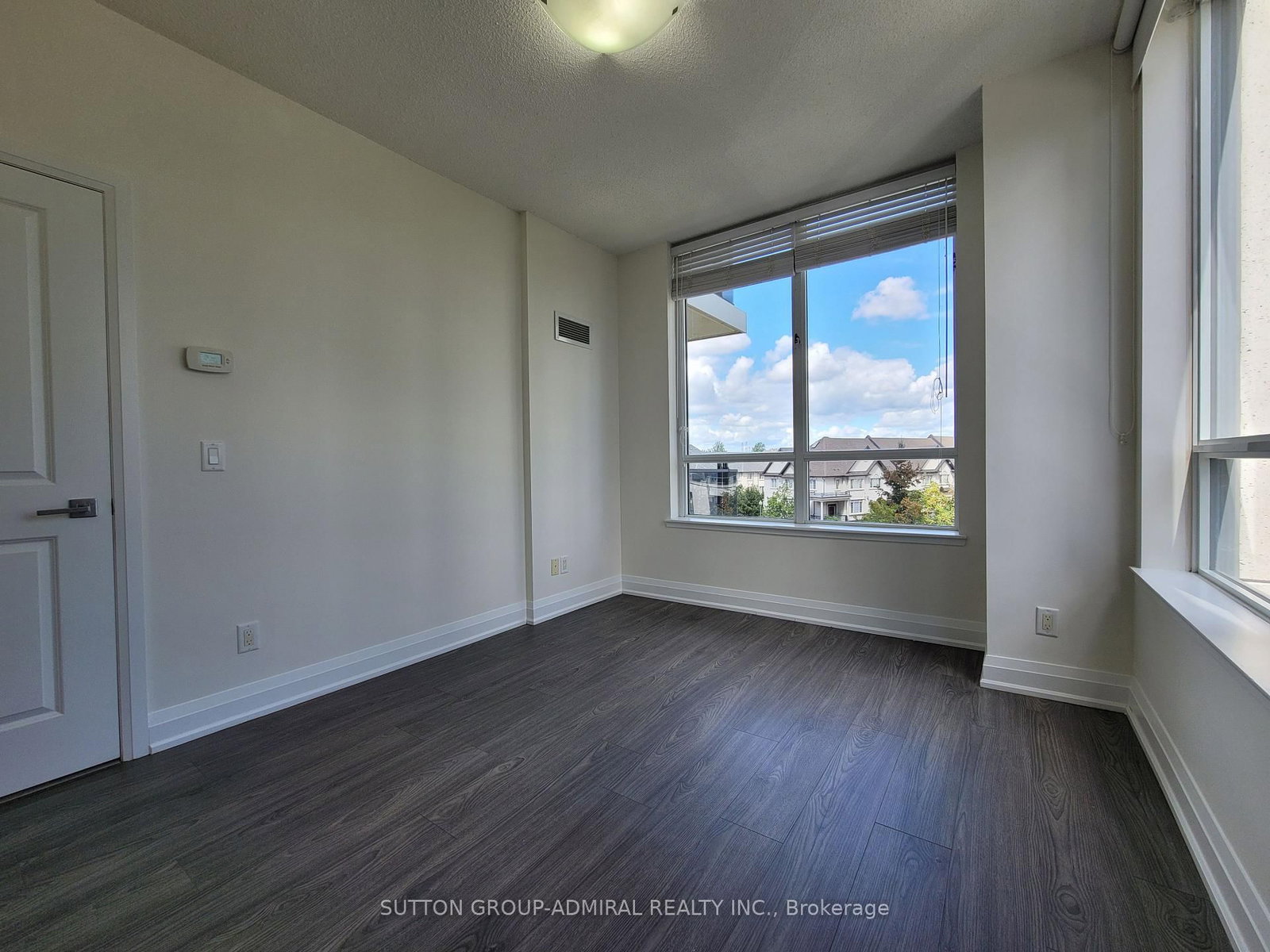 402-75 North Park Rd, Vaughan, view 8