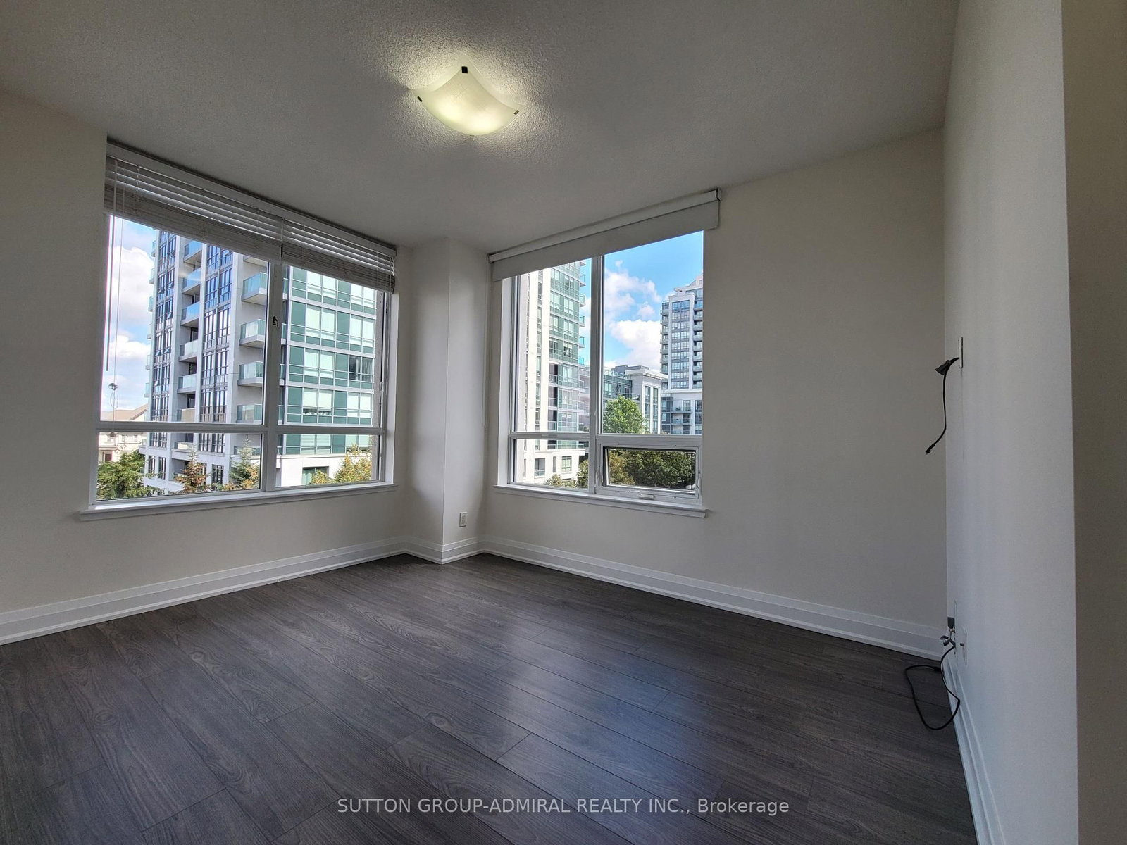 402-75 North Park Rd, Vaughan, view 9