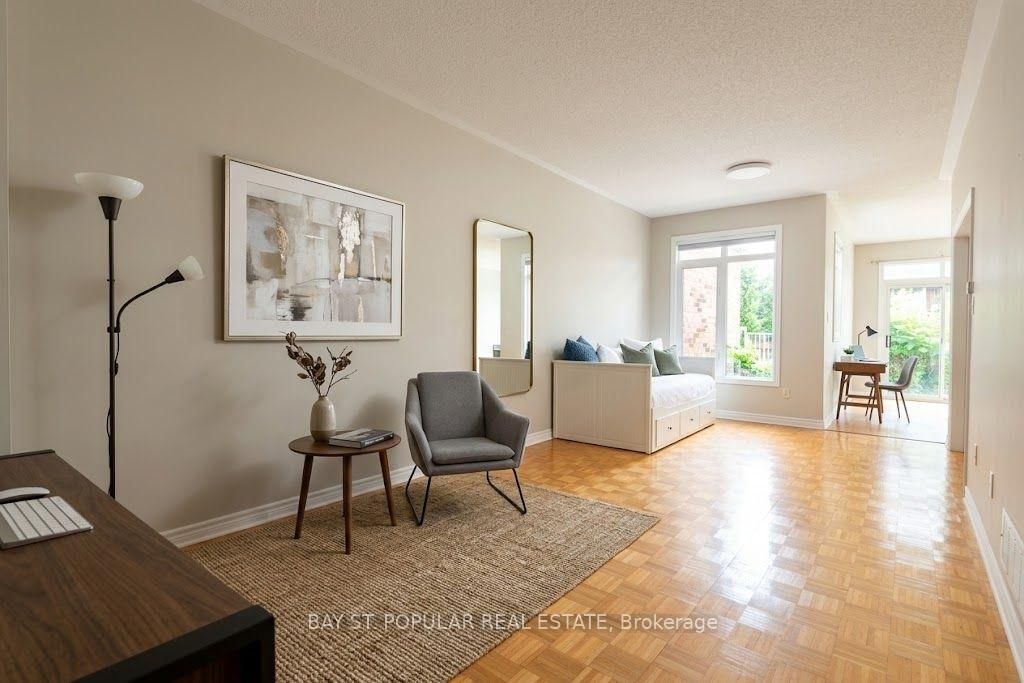 49 Angelica Avenue • Richmond Hill, ON photo 2