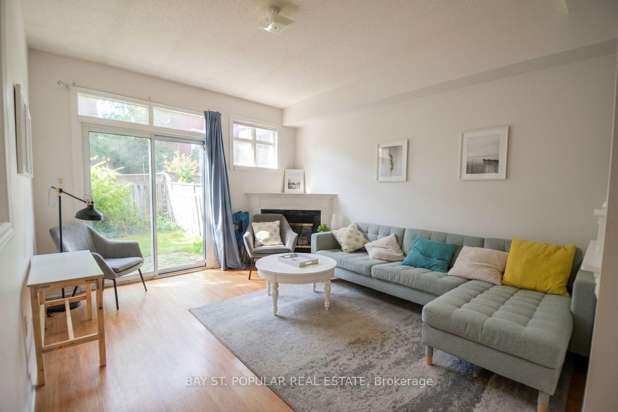 49 Angelica Avenue • Richmond Hill, ON photo 3