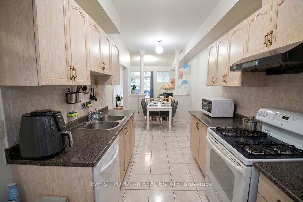 49 Angelica Avenue • Richmond Hill, ON photo 8