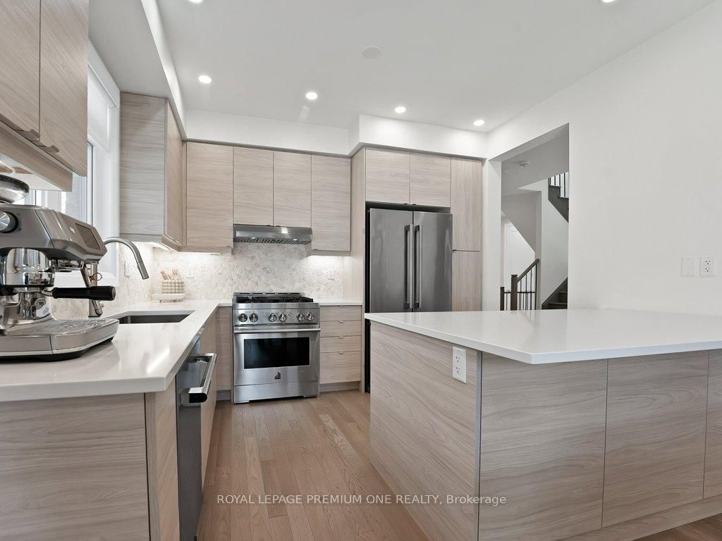 6 Byblos Court • East Gwillimbury, ON photo 11