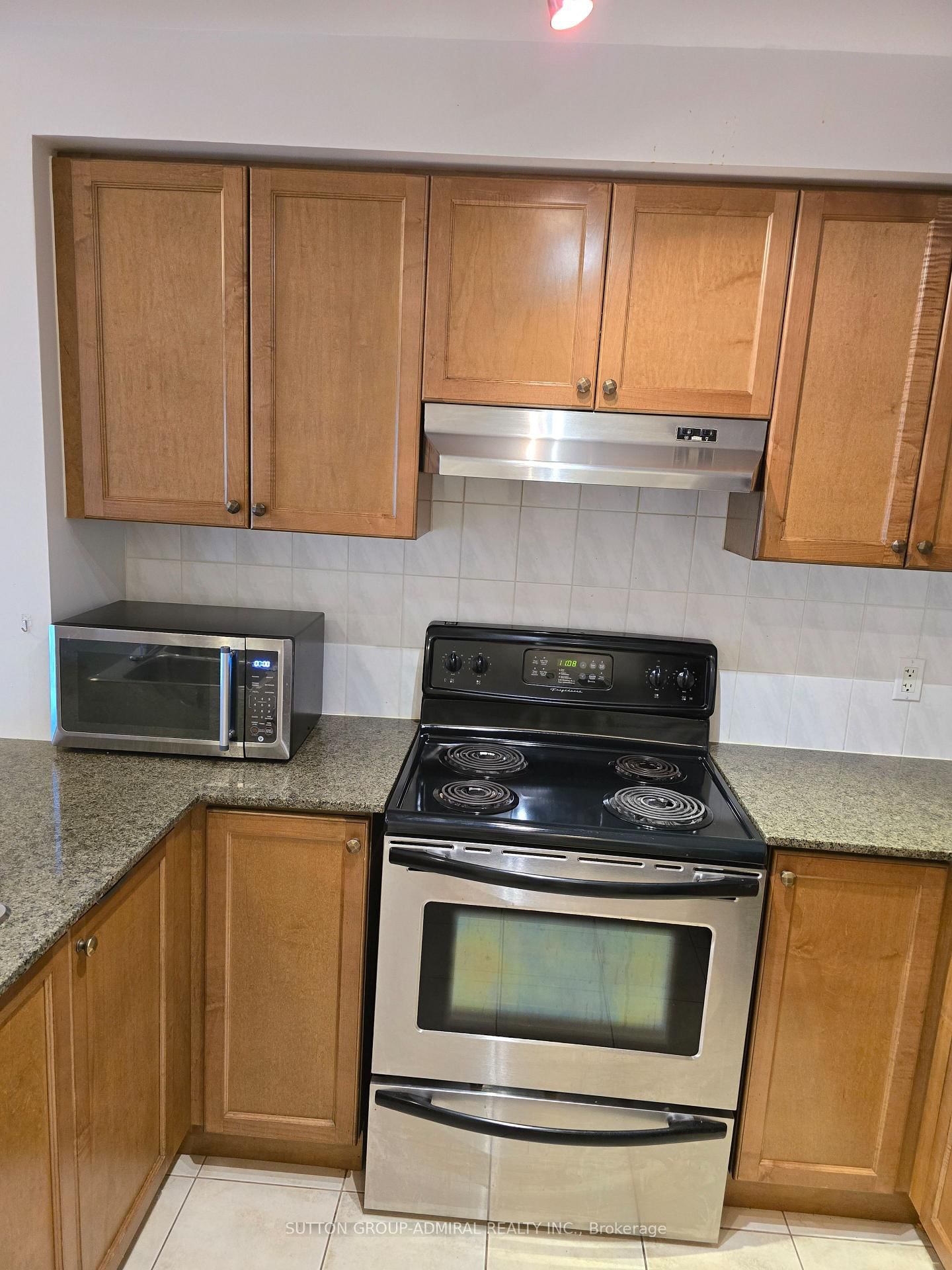 315-2 Maison Parc Crt, Vaughan, view 11