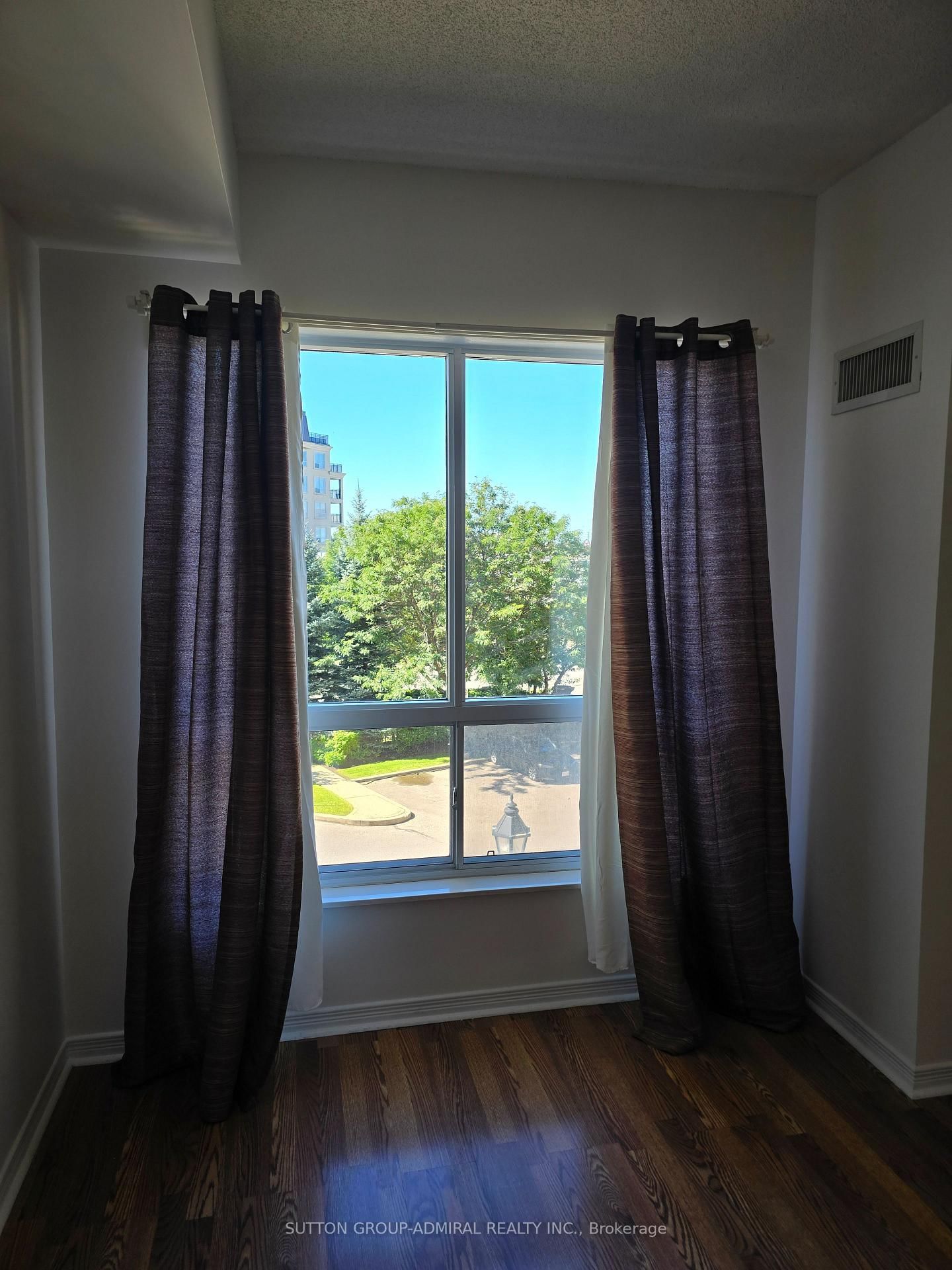 315-2 Maison Parc Crt, Vaughan, view 17