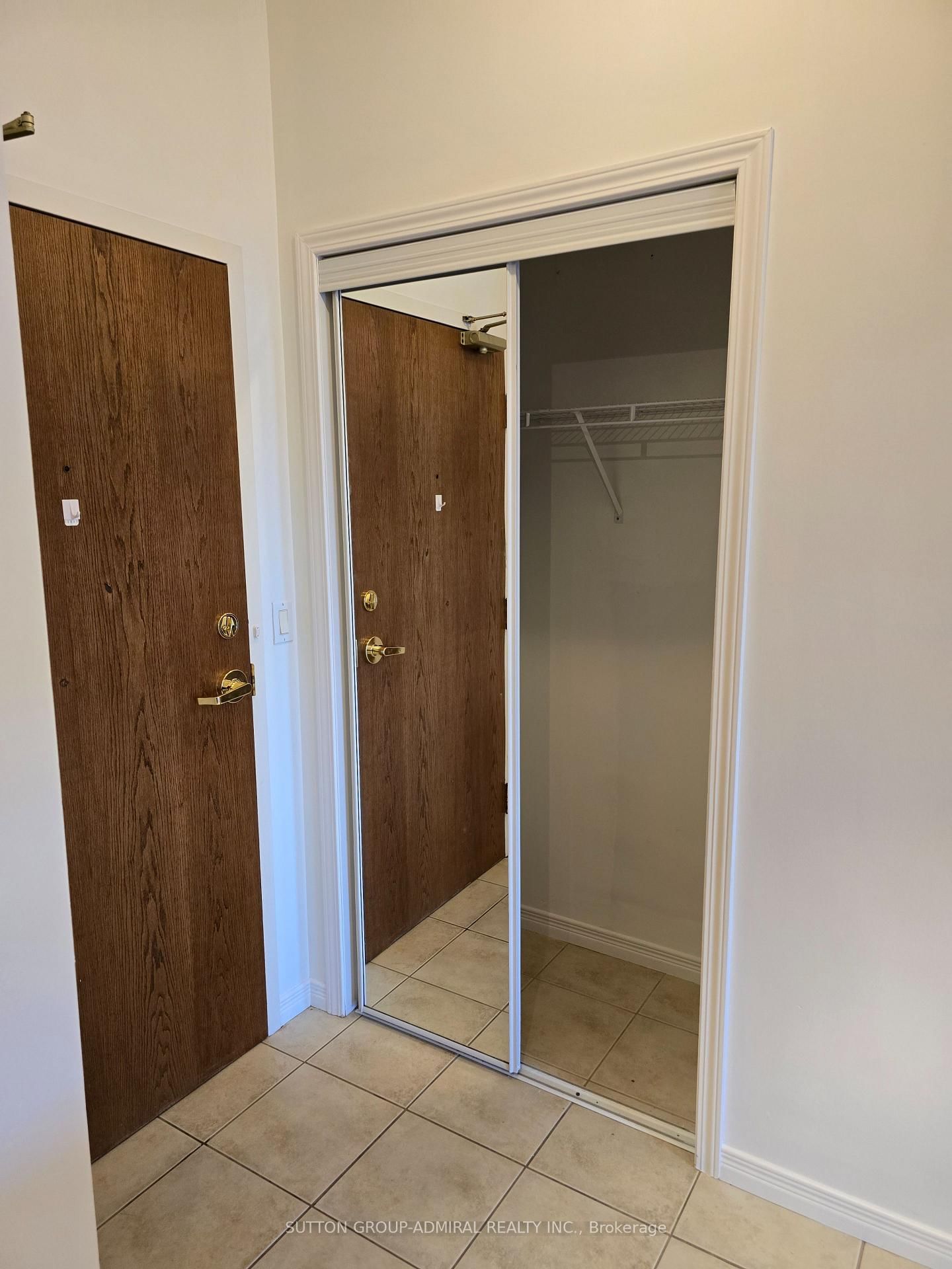 315-2 Maison Parc Crt, Vaughan, view 7