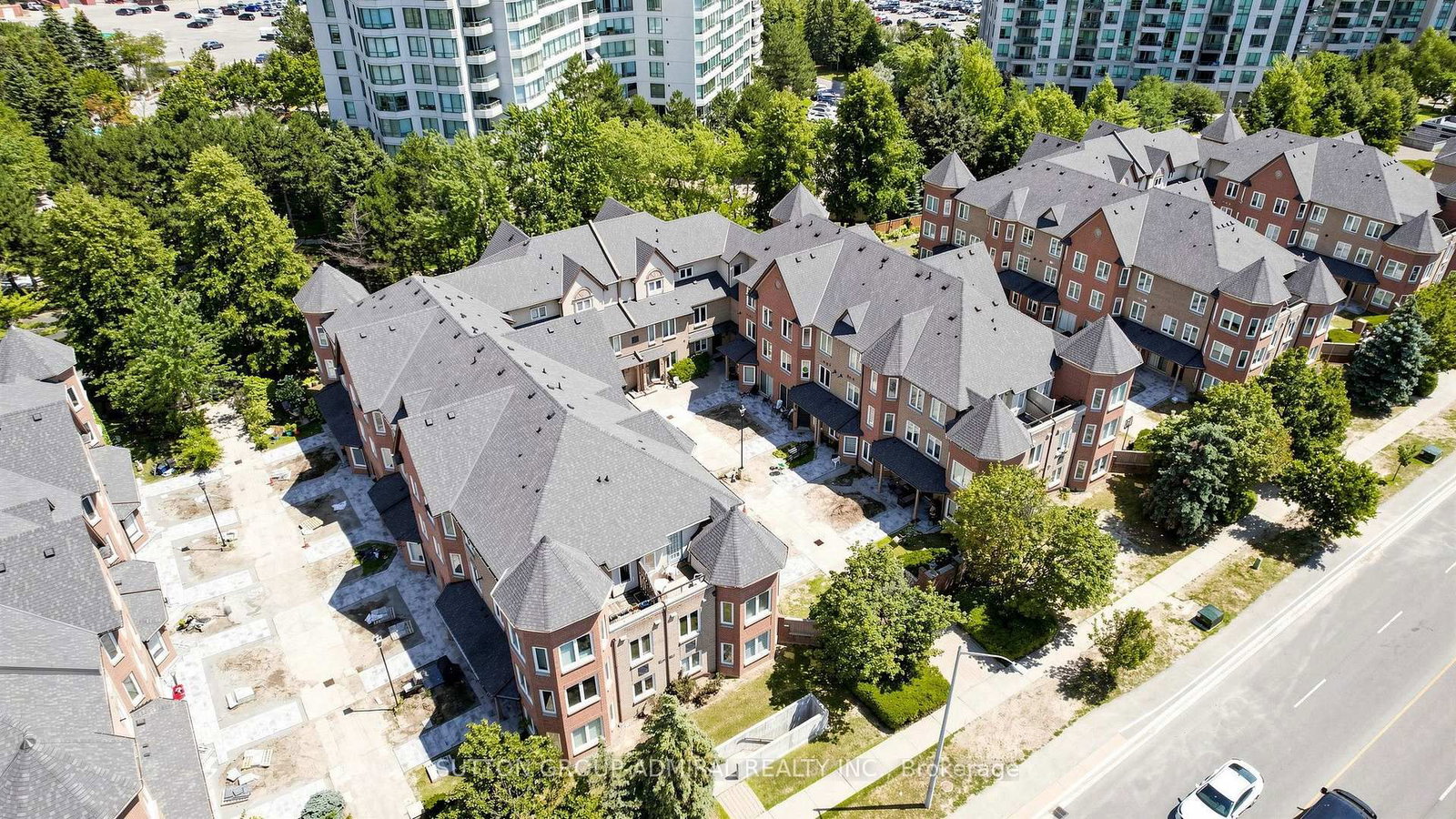 735 New Westminster Drive • #46 • Vaughan, ON photo 38