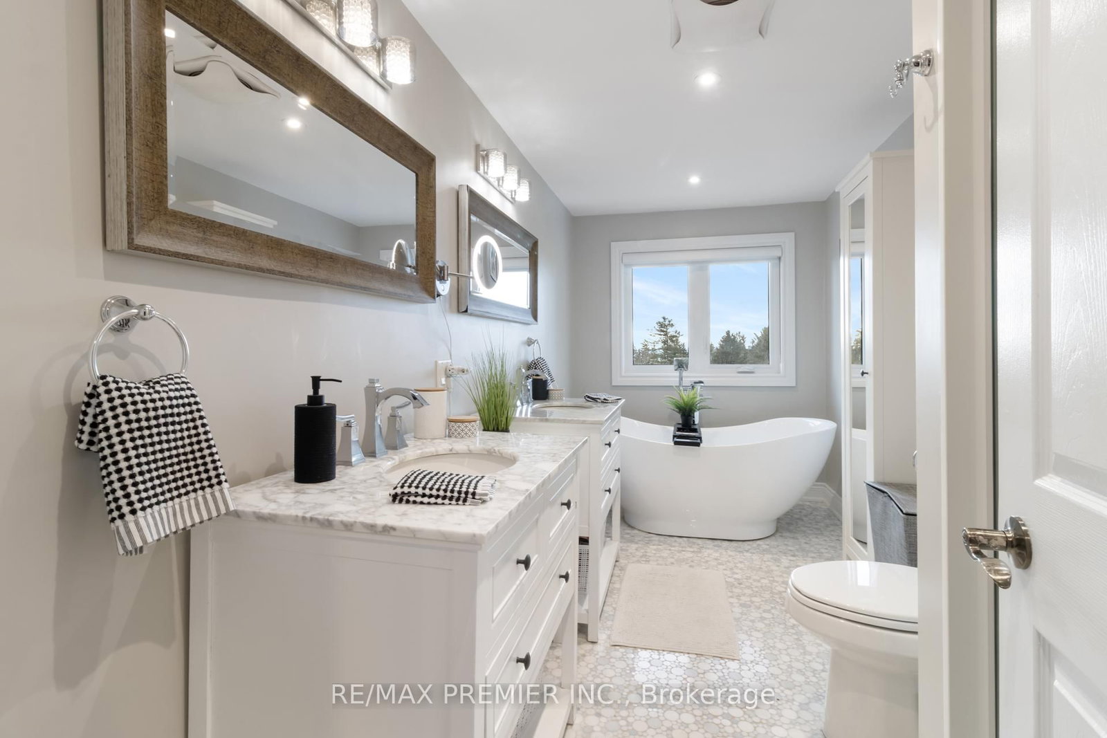 60 Nobleview Drive • King, ON photo 18