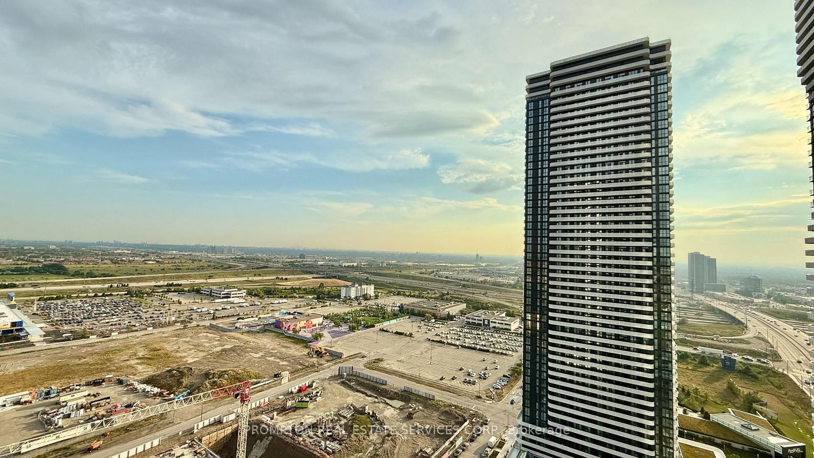 3002-28 Interchange Way, Vaughan, view 18