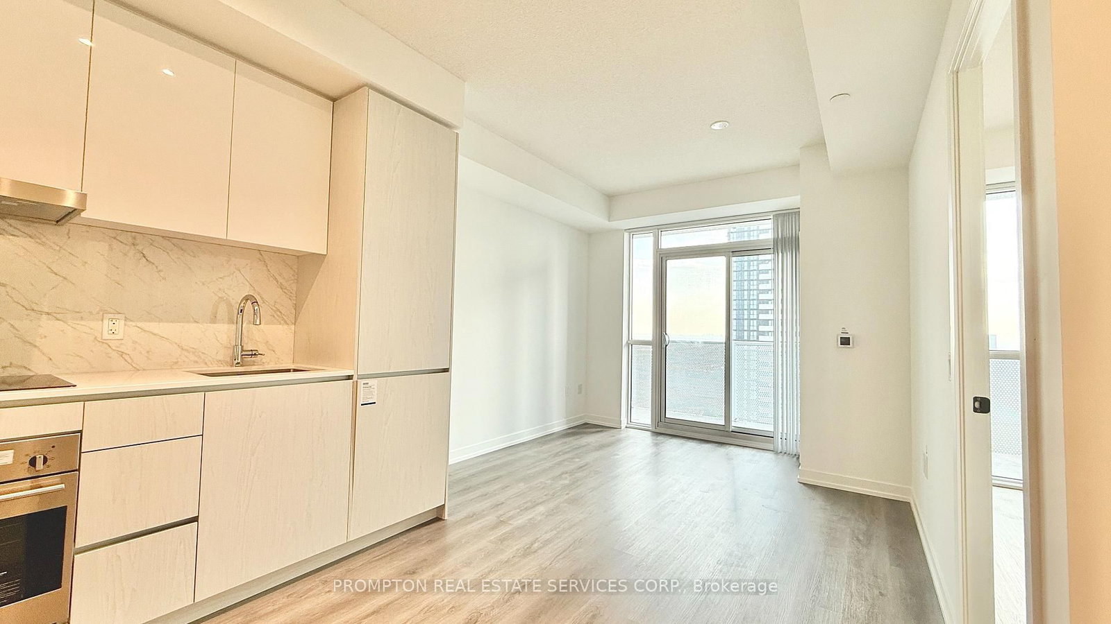 3002-28 Interchange Way, Vaughan, view 3