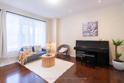 35 Cinemark Avenue • Markham, ON photo 5