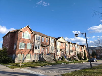 Townhouse for lease at 17 Carnation Road, Markham, Ontario, L3T 7V3 - Commerce Valley - MLS: N13724502