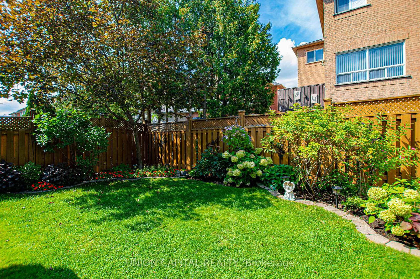 28 Sail Crescent • Vaughan, ON photo 39