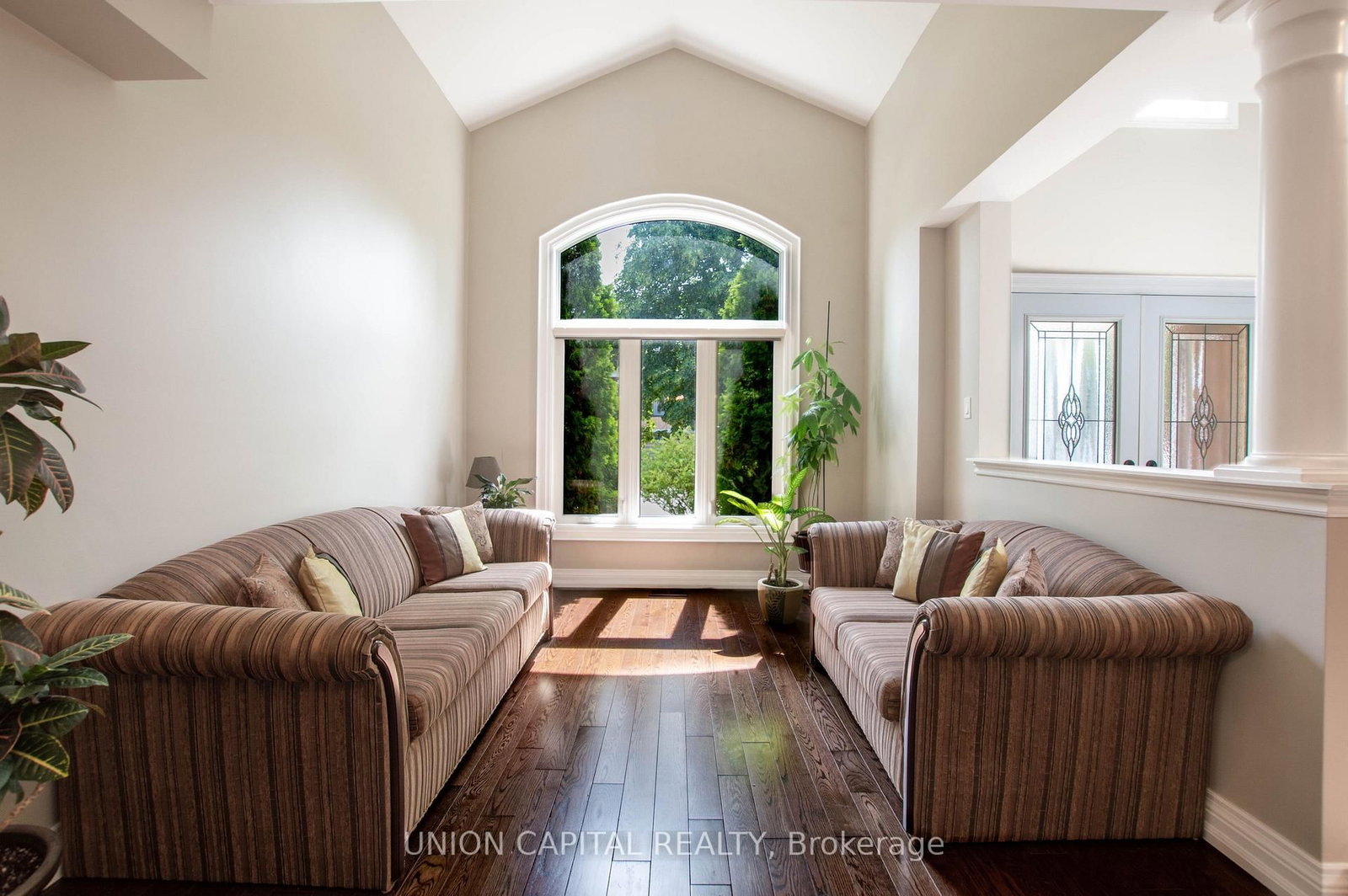 28 Sail Crescent • Vaughan, ON photo 8