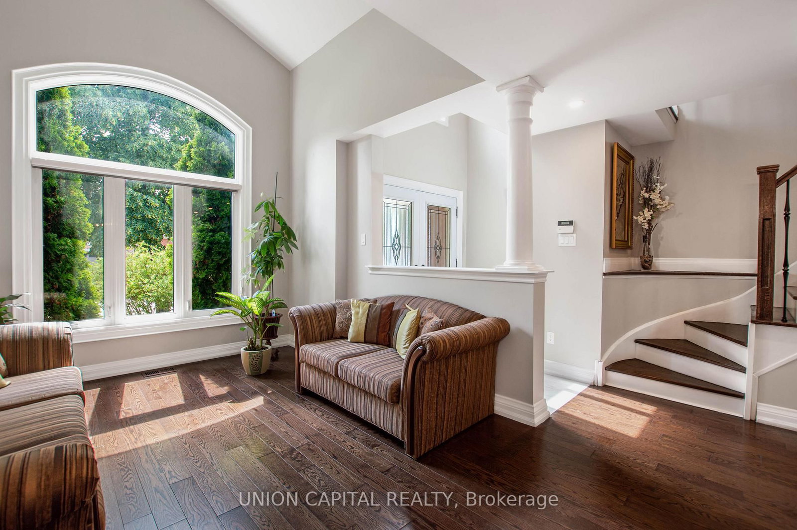 28 Sail Crescent • Vaughan, ON photo 9